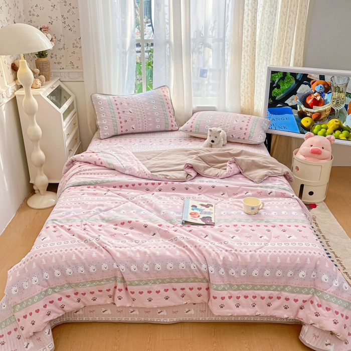 91家纺网 家纺一手货源 找家纺 老帅的工厂店 2026新款A类云感双层纱7A抗菌单品床盖系列 小狗笔记