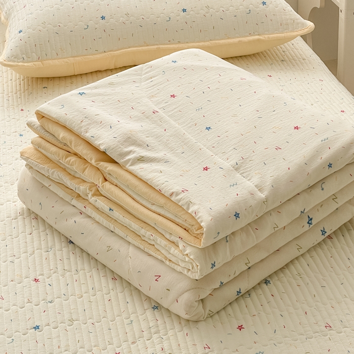 91家纺网 家纺一手货源 找家纺 老帅的工厂店 2026新款A类云感双层纱7A抗菌单品床盖系列 织梦