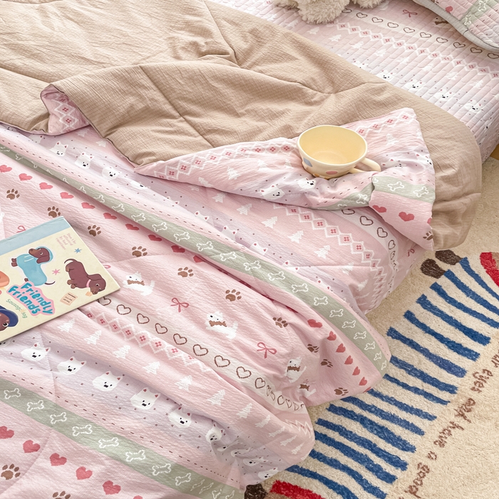 91家纺网 家纺一手货源 找家纺 老帅的工厂店 2026新款A类云感双层纱7A抗菌单品床盖系列 小狗笔记