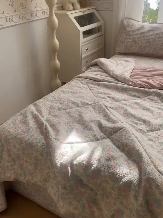 91家纺网 家纺一手货源 找家纺 老帅的工厂店 2026新款A类云感双层纱7A抗菌单品床盖系列 花蔓