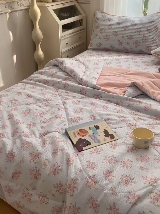 91家纺网 家纺一手货源 找家纺 老帅的工厂店 2026新款A类云感双层纱7A抗菌单品床盖系列 花漾