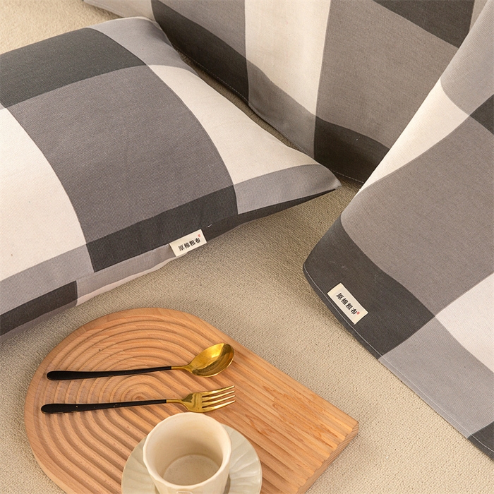 91家纺网 家纺一手货源 找家纺 首爱家纺 2026新款原棉标印花老粗布床单 灰格