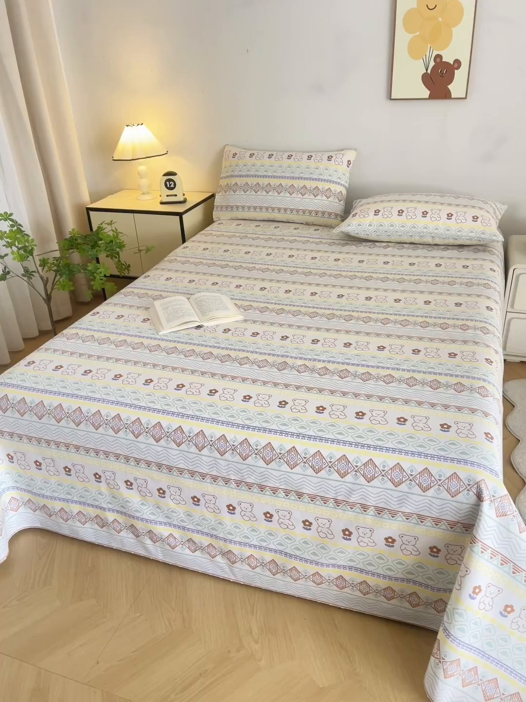 91家纺网 家纺一手货源 找家纺 首爱家纺 2026新款原棉标印花老粗布床单 条纹小熊