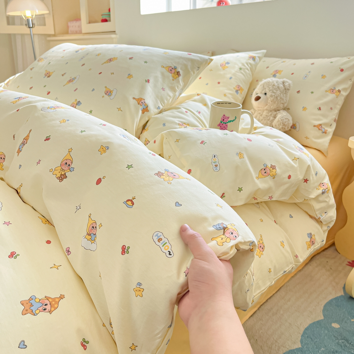 91家纺网 家纺一手货源 找家纺 吉象家纺 2026春夏新款全棉纯棉印花四件套 可爱星人