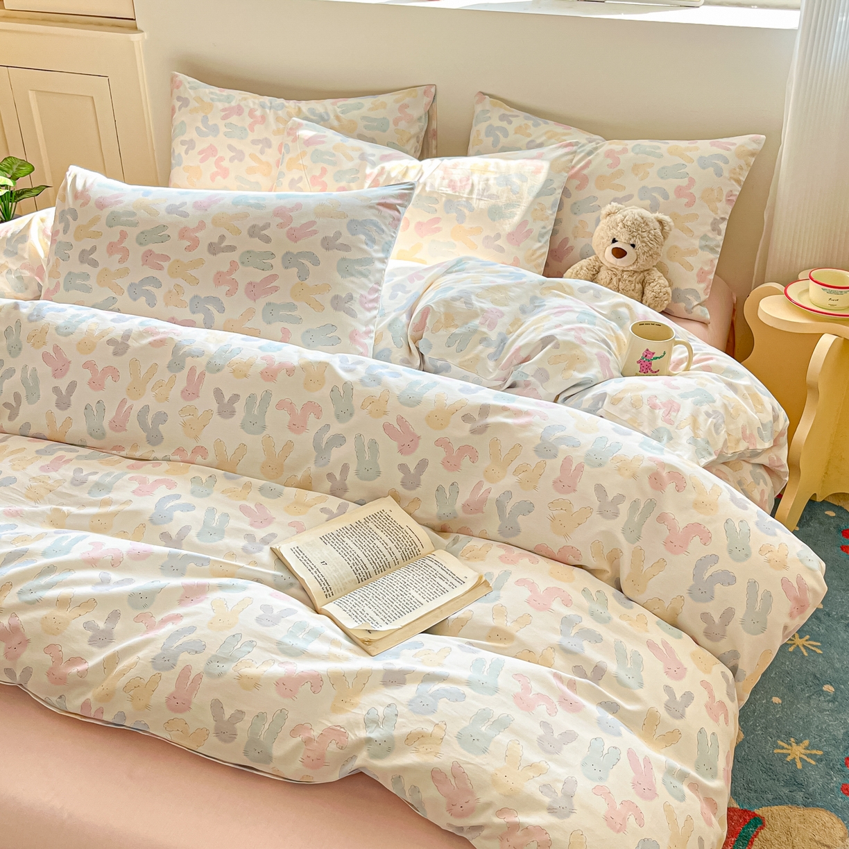 91家纺网 家纺一手货源 找家纺 吉象家纺 2026春夏新款全棉纯棉印花四件套 兔兔梦境 米