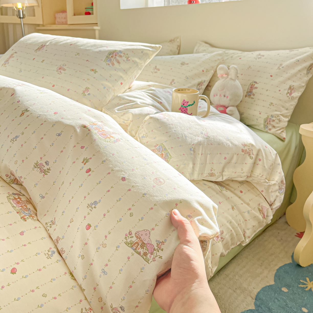 91家纺网 家纺一手货源 找家纺 吉象家纺 2026春夏新款全棉纯棉印花四件套 免兔野餐会