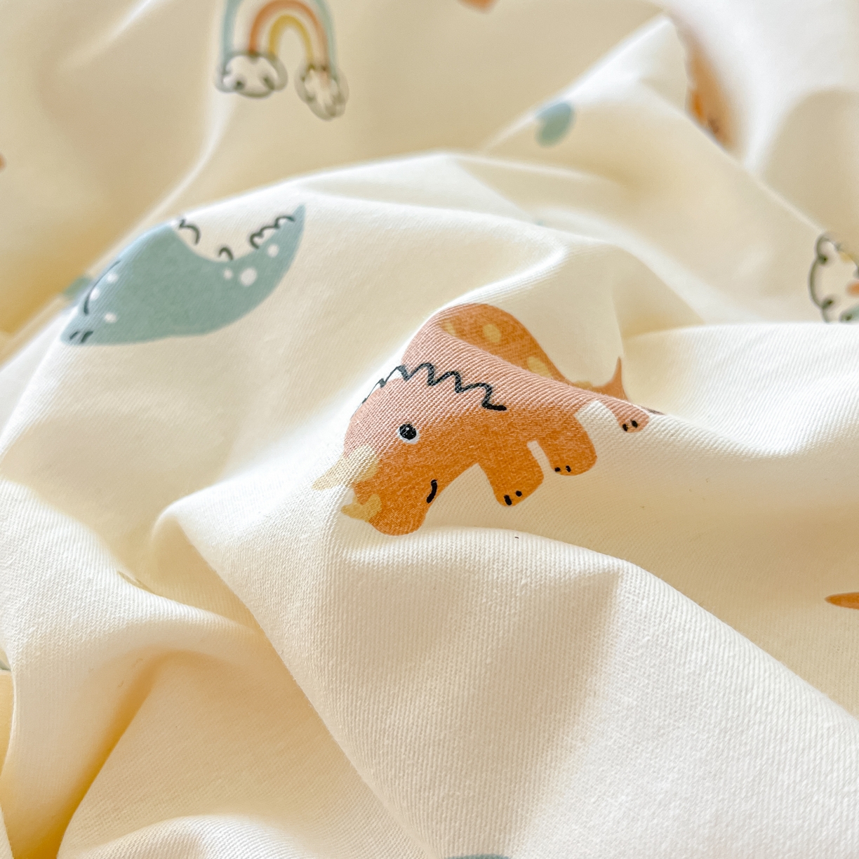 91家纺网 家纺一手货源 找家纺 吉象家纺 2026春夏新款全棉纯棉印花四件套 爱心小龙