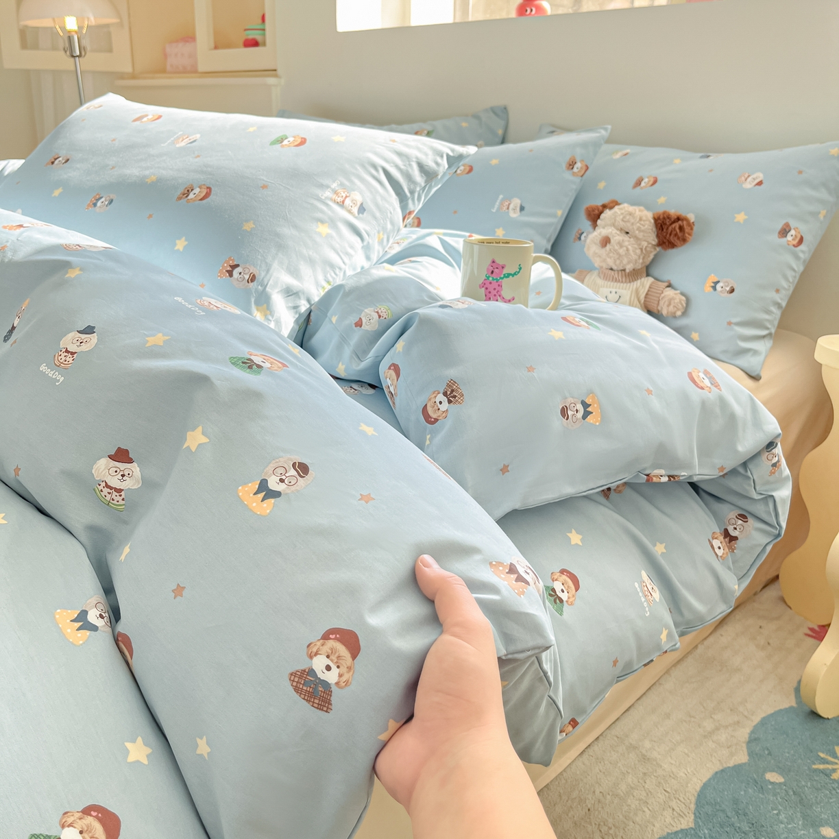 91家纺网 家纺一手货源 找家纺 吉象家纺 2026春夏新款全棉纯棉印花四件套 眼镜狗狗