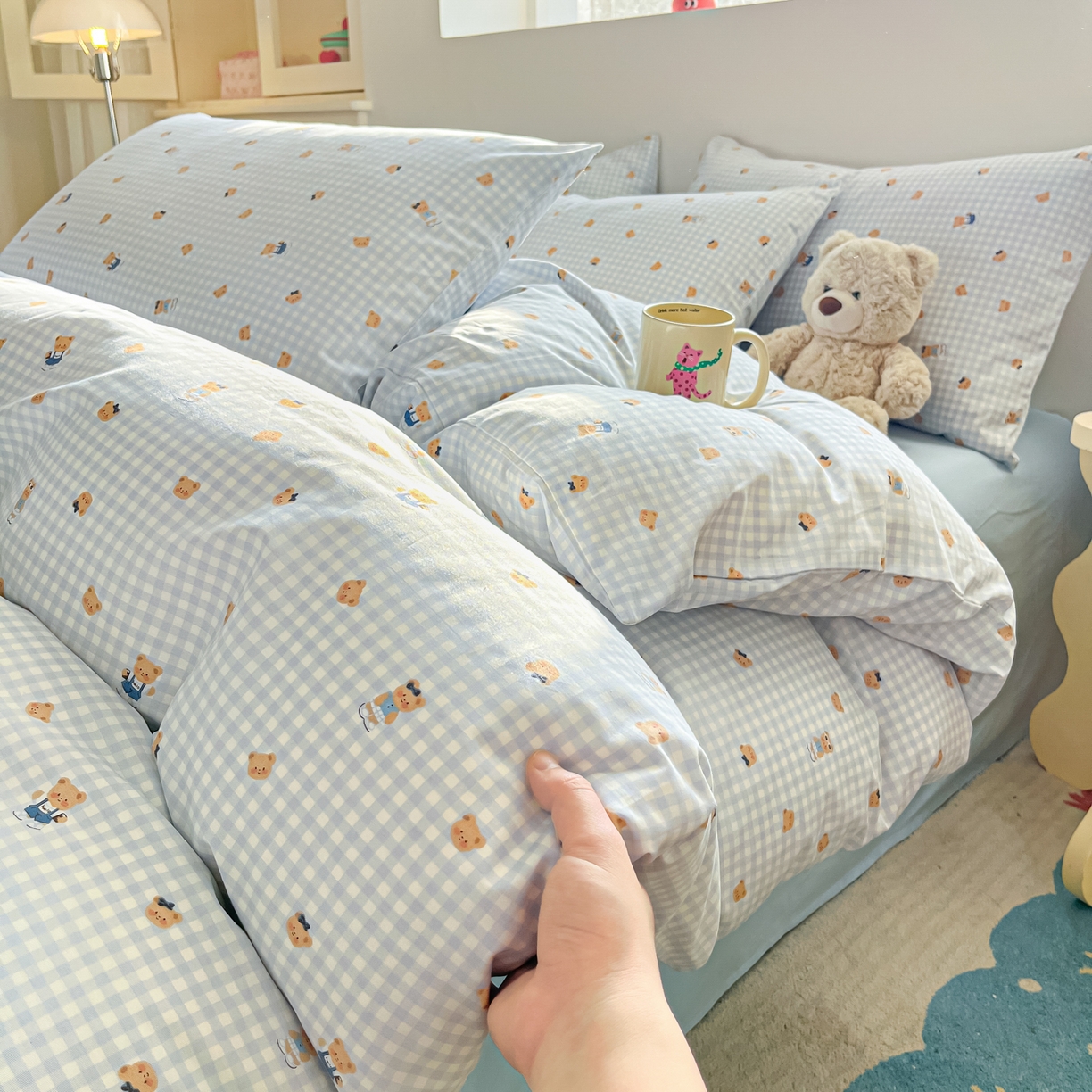 91家纺网 家纺一手货源 找家纺 吉象家纺 2026春夏新款全棉纯棉印花四件套 熊熊时光