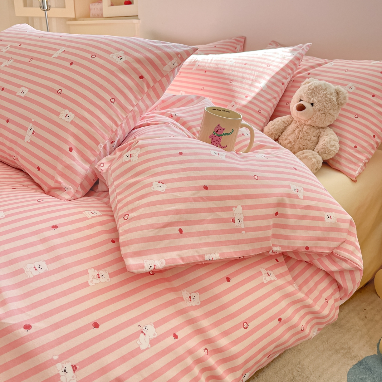 91家纺网 家纺一手货源 找家纺 吉象家纺 2026春夏新款全棉纯棉印花四件套 嘟嘟小熊