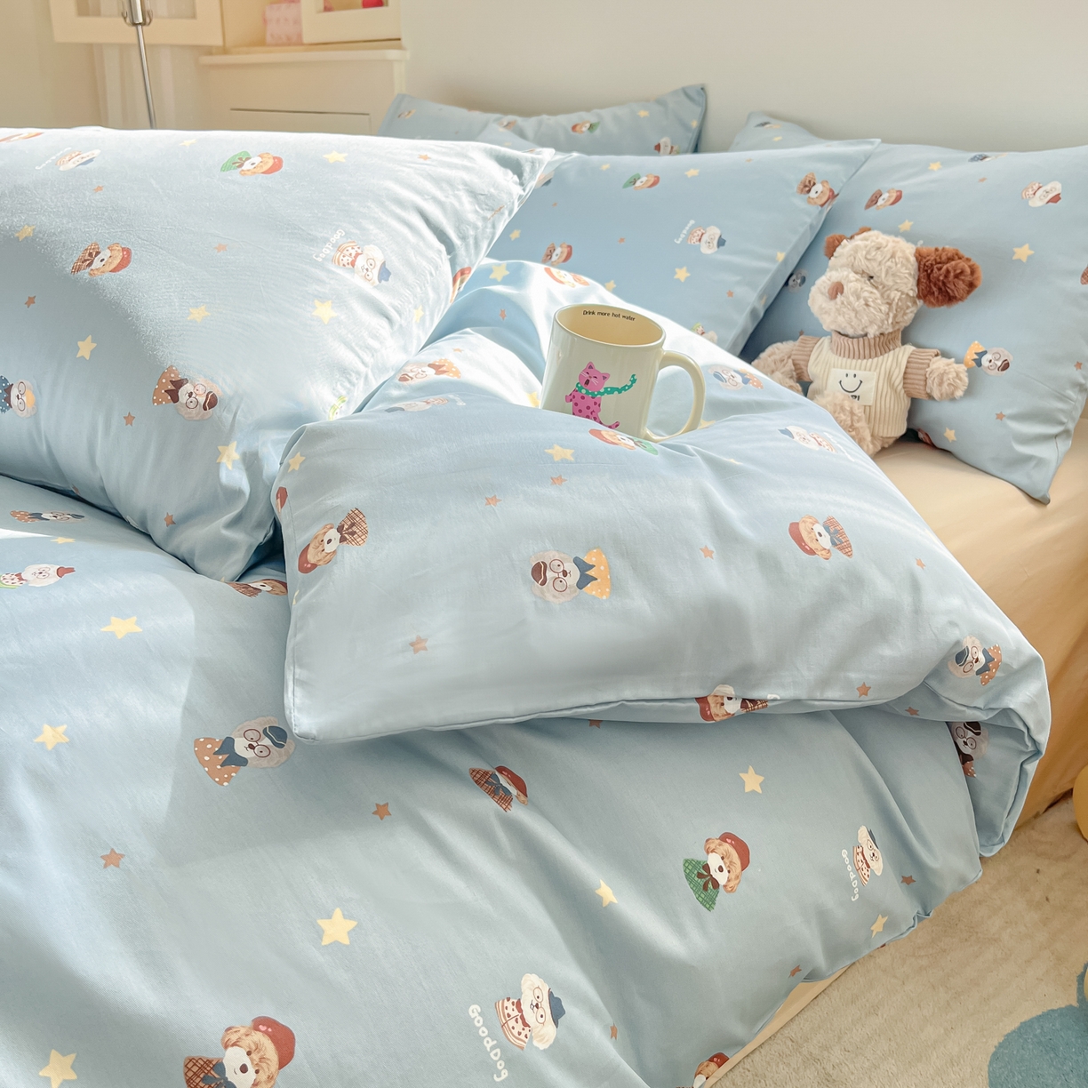 91家纺网 家纺一手货源 找家纺 吉象家纺 2026春夏新款全棉纯棉印花四件套 眼镜狗狗