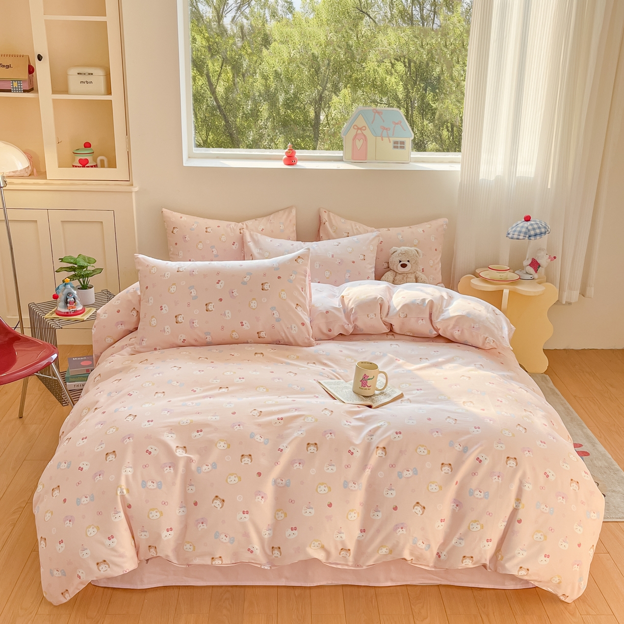 91家纺网 家纺一手货源 找家纺 吉象家纺 2026春夏新款全棉纯棉印花四件套 甜酱小猫(粉)