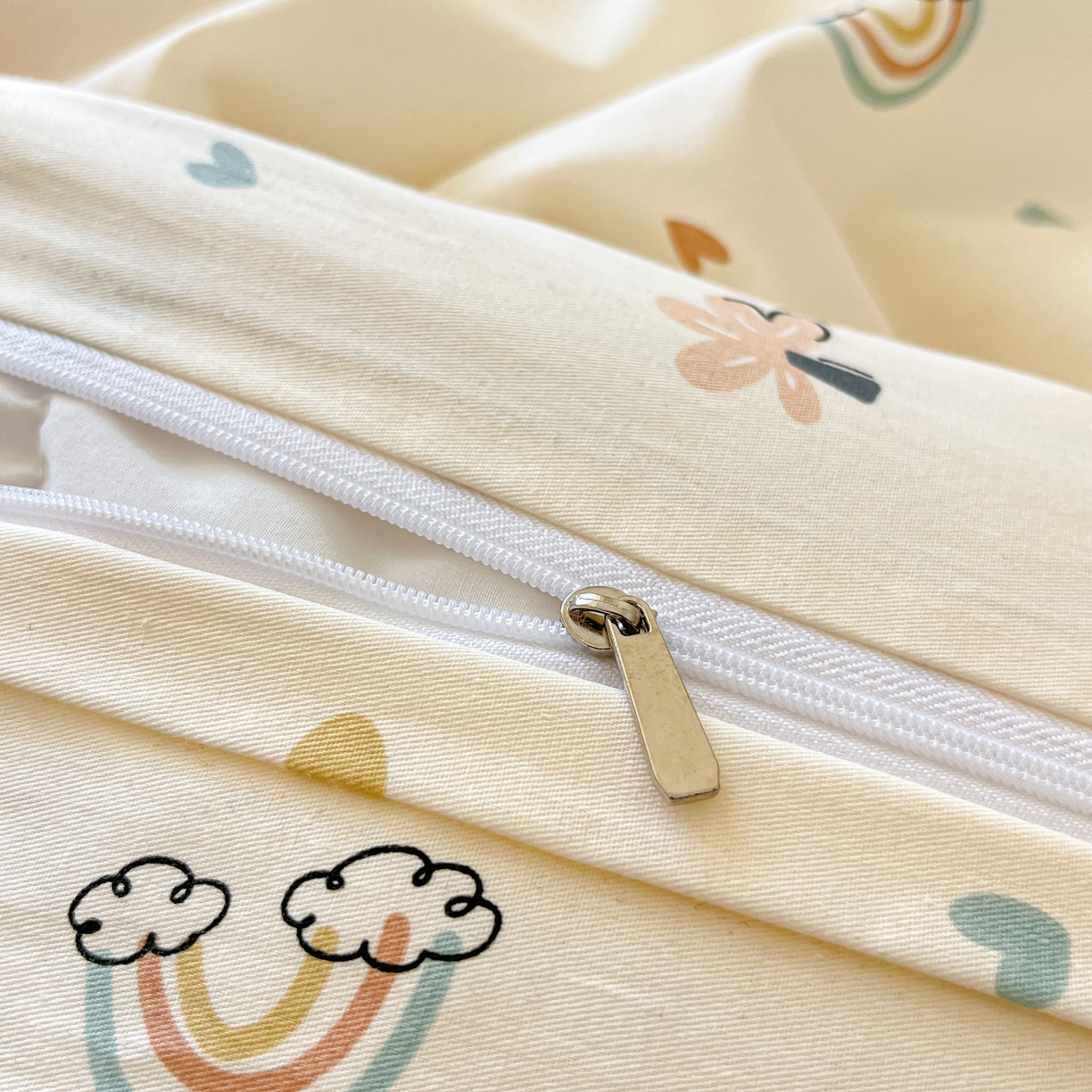 91家纺网 家纺一手货源 找家纺 吉象家纺 2026春夏新款全棉纯棉印花四件套 爱心小龙