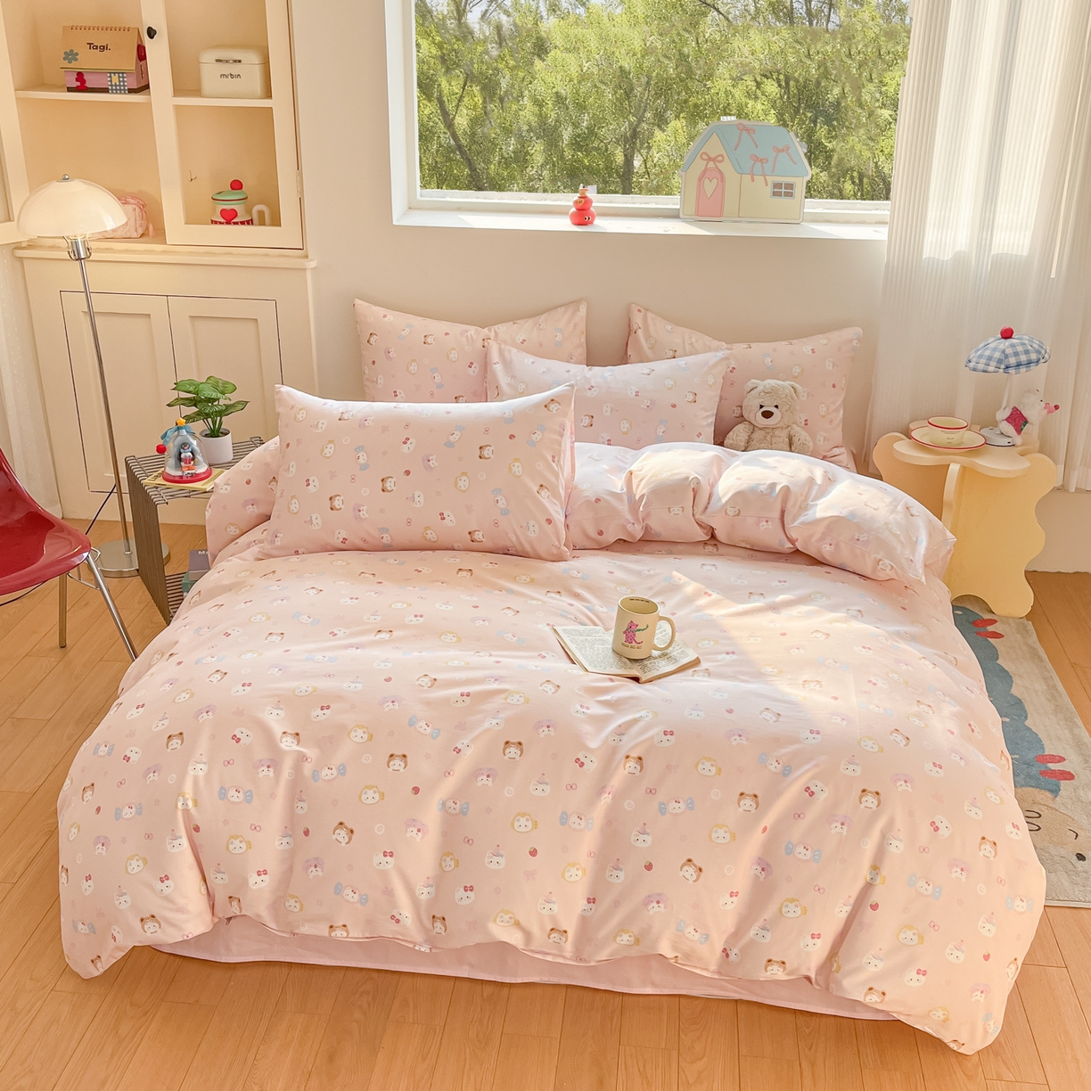 91家纺网 家纺一手货源 找家纺 吉象家纺 2026春夏新款全棉纯棉印花四件套 甜酱小猫(粉)