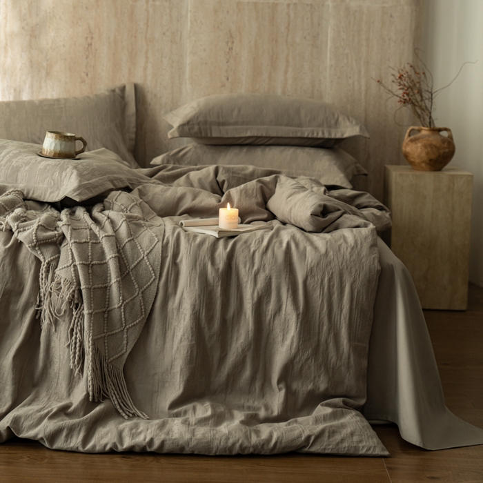 91家纺网 家纺一手货源 找家纺 爱思佳 2026新款A类全棉60s浮雕亮面提花系列四件套 里约灰