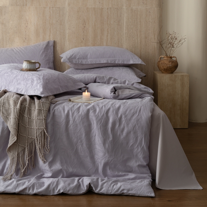 91家纺网 家纺一手货源 找家纺 爱思佳 2026新款A类全棉60s浮雕亮面提花系列四件套 枫韵紫