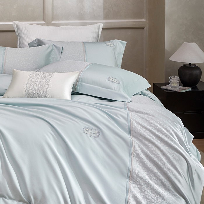 91家纺网 家纺一手货源 找家纺 诗黛尔 2026春夏新款高精密长绒棉刺绣芙洛拉系列四件套（会员-20） 芙洛拉 冰晶蓝