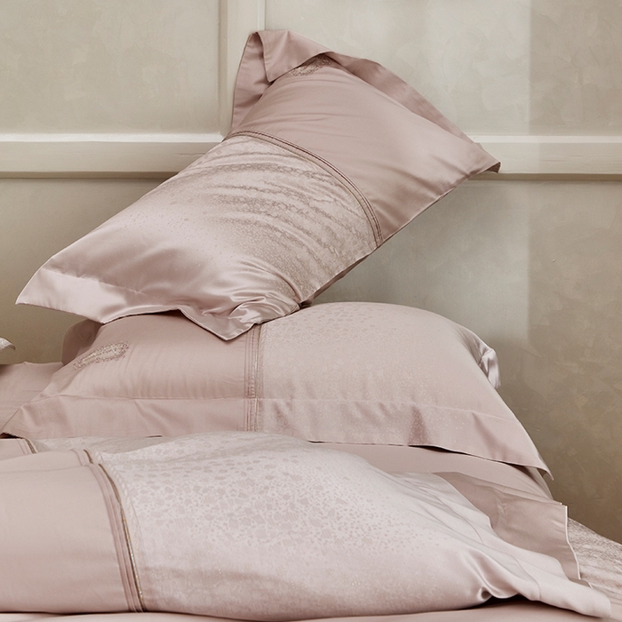 91家纺网 家纺一手货源 找家纺 诗黛尔 2026春夏新款高精密长绒棉刺绣芙洛拉系列四件套（会员-20） 芙洛拉 高雅粉