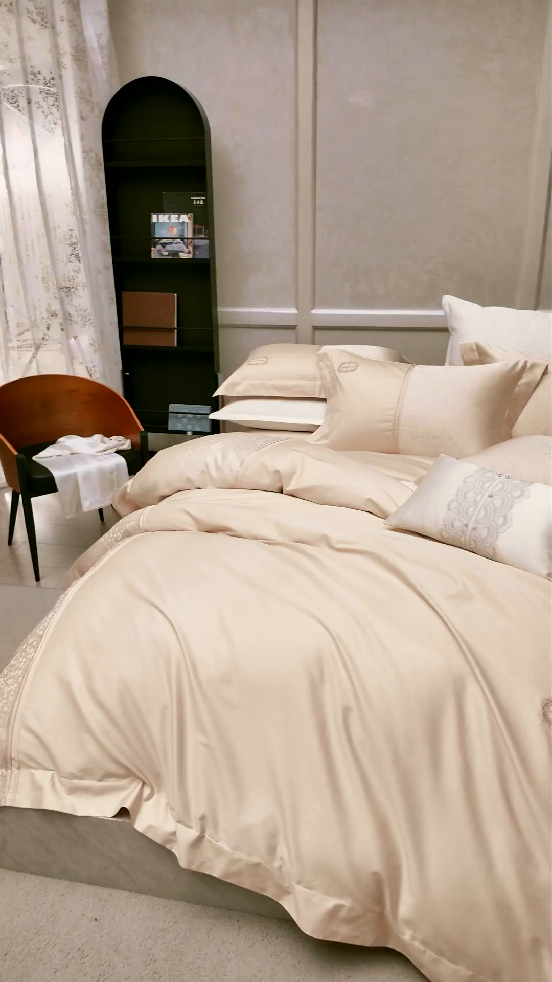 91家纺网 家纺一手货源 找家纺 诗黛尔 2026春夏新款高精密长绒棉刺绣芙洛拉系列四件套（会员-20） 芙洛拉 浅米金