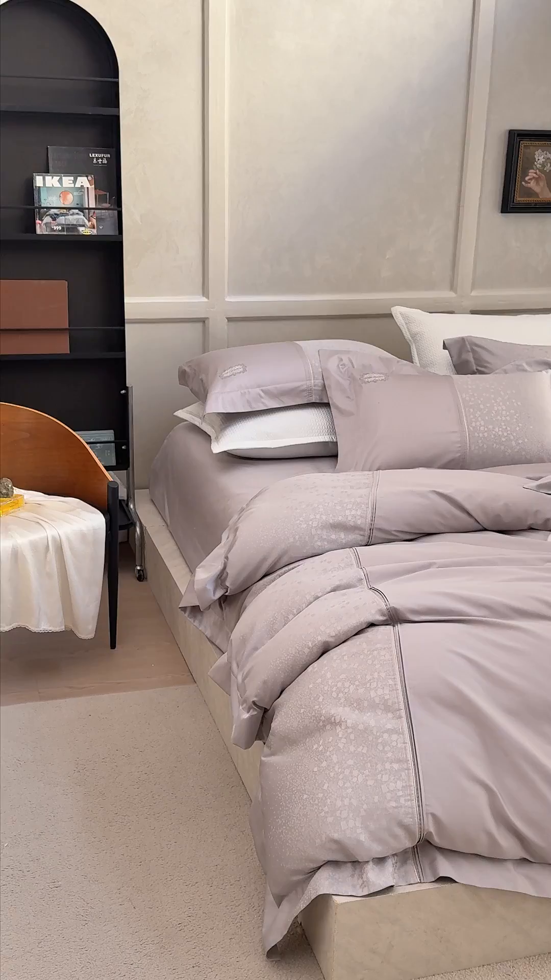 91家纺网 家纺一手货源 找家纺 诗黛尔 2026春夏新款高精密长绒棉刺绣芙洛拉系列四件套（会员-20） 芙洛拉 都市灰