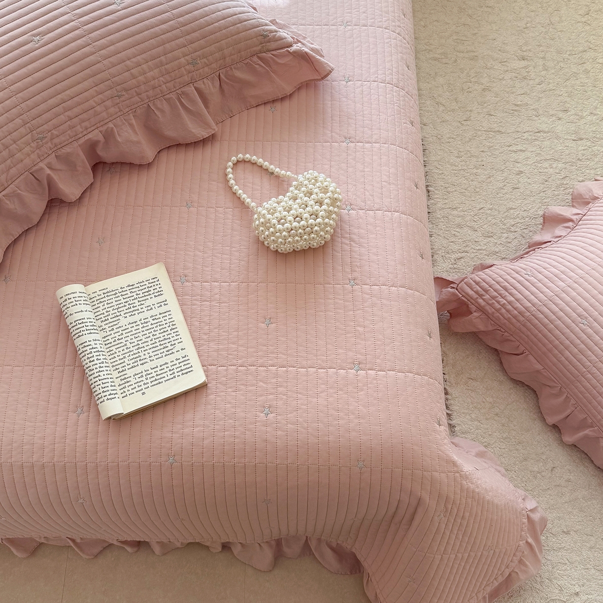 91家纺网 家纺一手货源 找家纺 诗黛尔 2026春夏新款星空间双面60支水洗全棉床盖三件套/四件套 星空间-樱粉