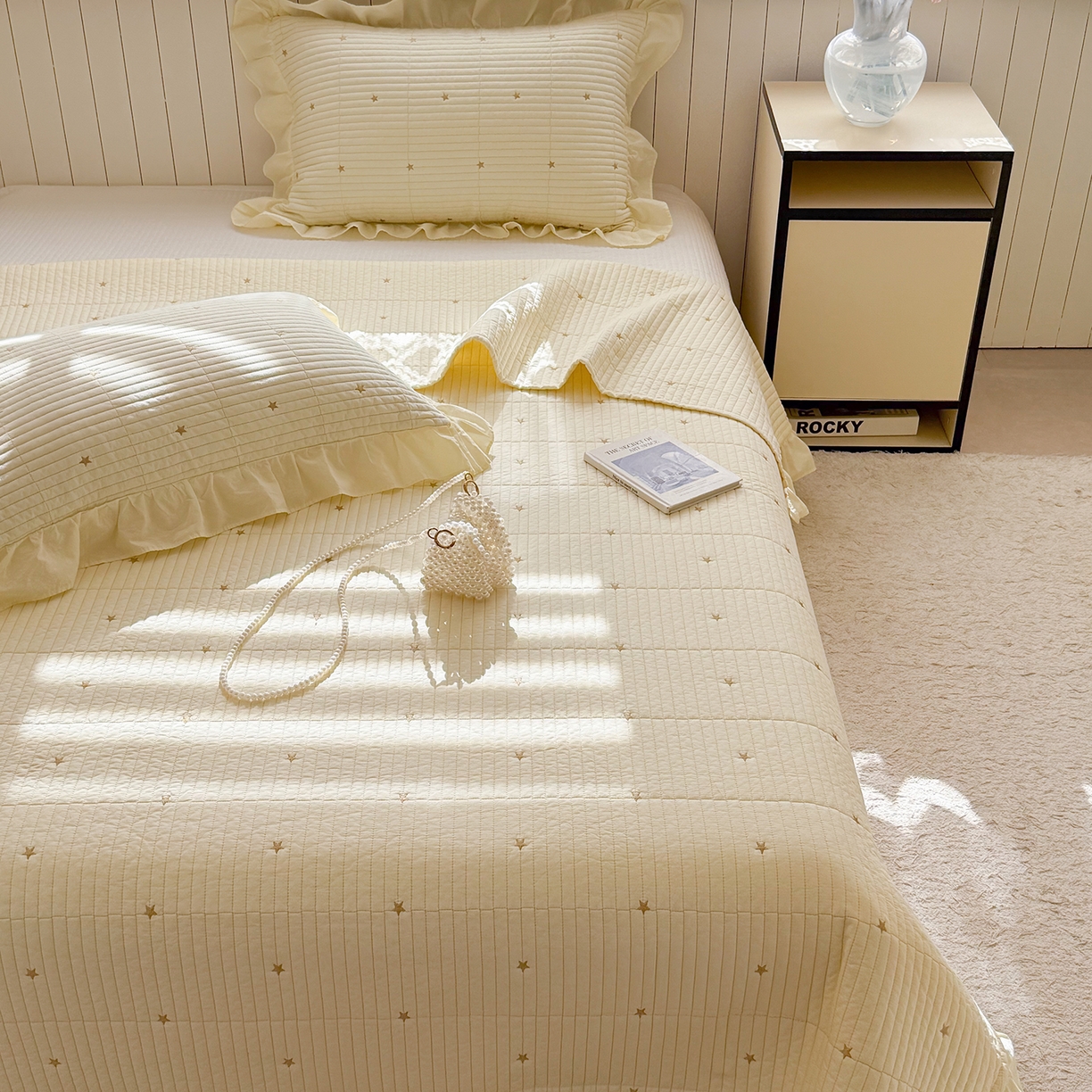 91家纺网 家纺一手货源 找家纺 诗黛尔 2026春夏新款星空间双面60支水洗全棉床盖三件套/四件套 星空间-浅黄