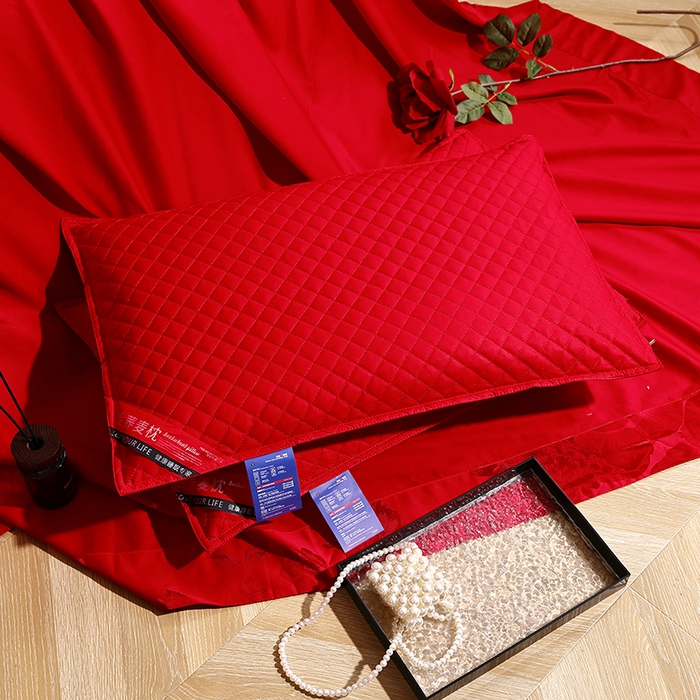 91家纺网 家纺一手货源 找家纺 （总）糖果枕芯 2026新款经典爆款全棉天然绗绣小方格大红婚庆全荞麦护颈枕保健枕头枕芯