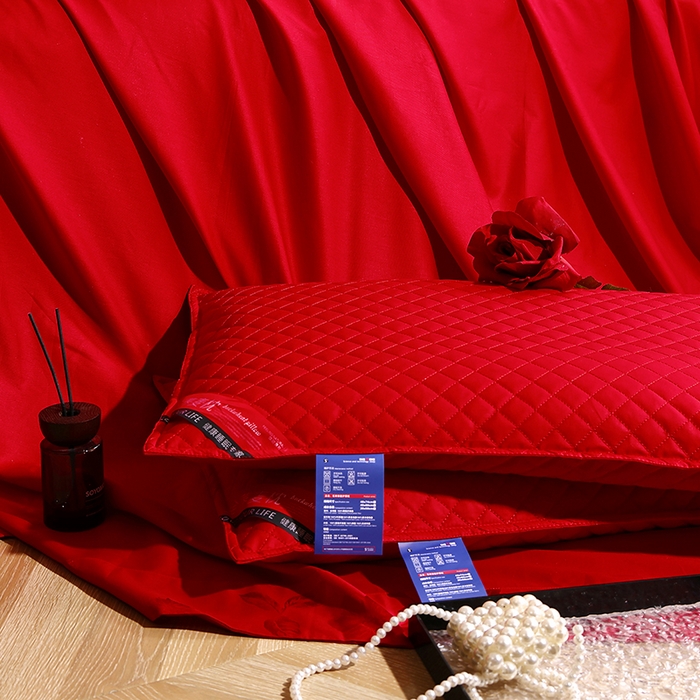 91家纺网 家纺一手货源 找家纺 （总）糖果枕芯 2026新款经典爆款全棉天然绗绣小方格大红婚庆全荞麦护颈枕保健枕头枕芯