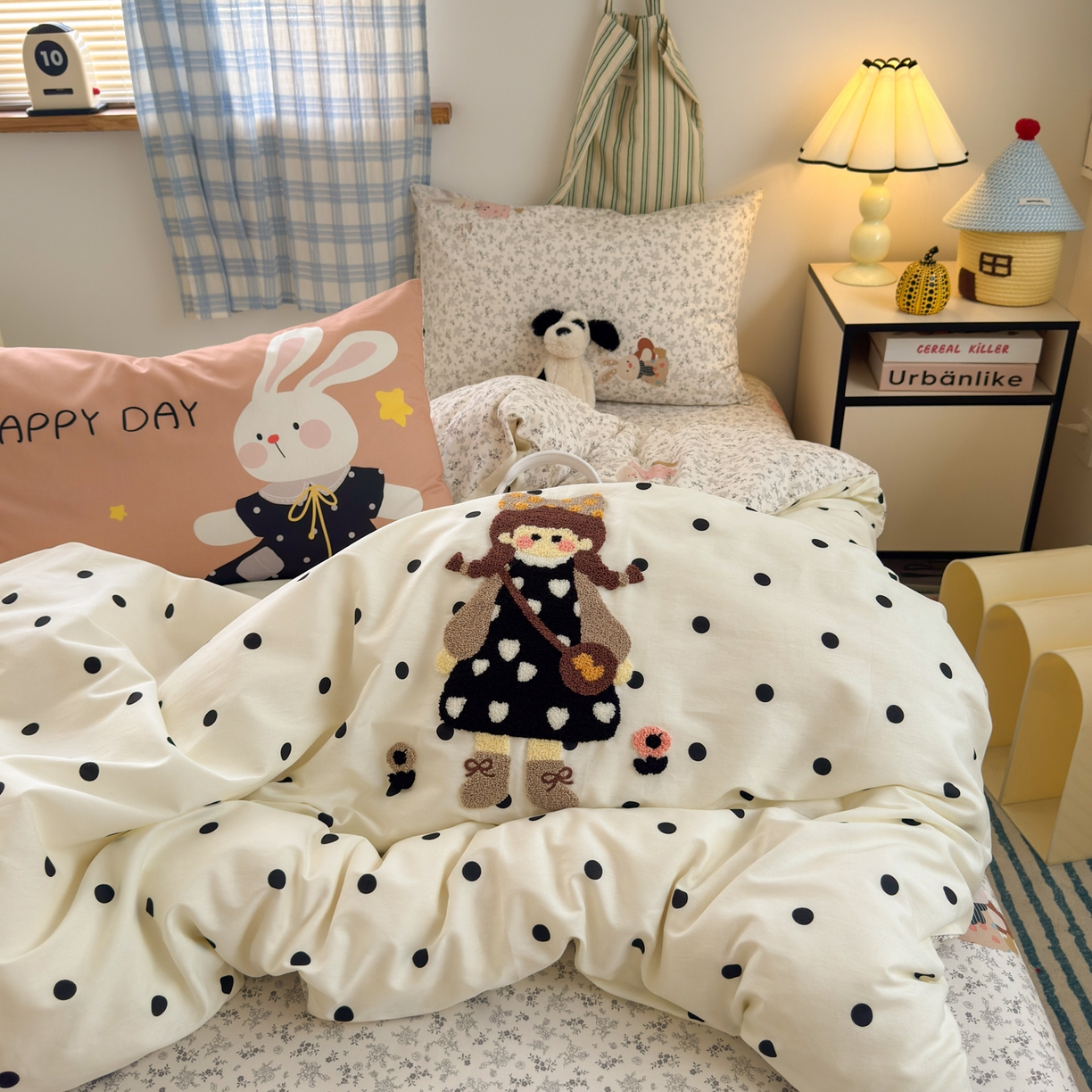 91家纺网 家纺一手货源 找家纺 乐童家纺 2026新款13370纯棉毛巾绣呆萌系列四件套第一波 波点女孩