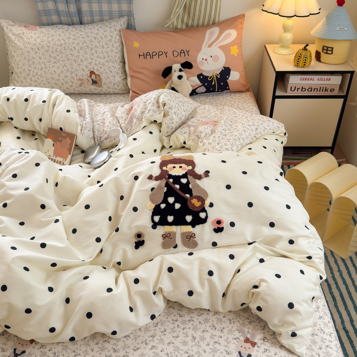 91家纺网 家纺一手货源 找家纺 乐童家纺 2026新款13370纯棉毛巾绣呆萌系列四件套第一波 波点女孩