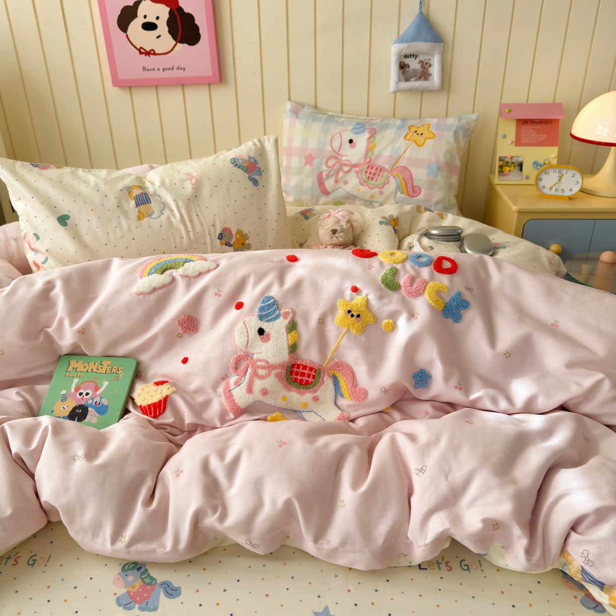 91家纺网 家纺一手货源 找家纺 乐童家纺 2026新款13370纯棉毛巾绣呆萌系列四件套第一波 马上有钱-粉