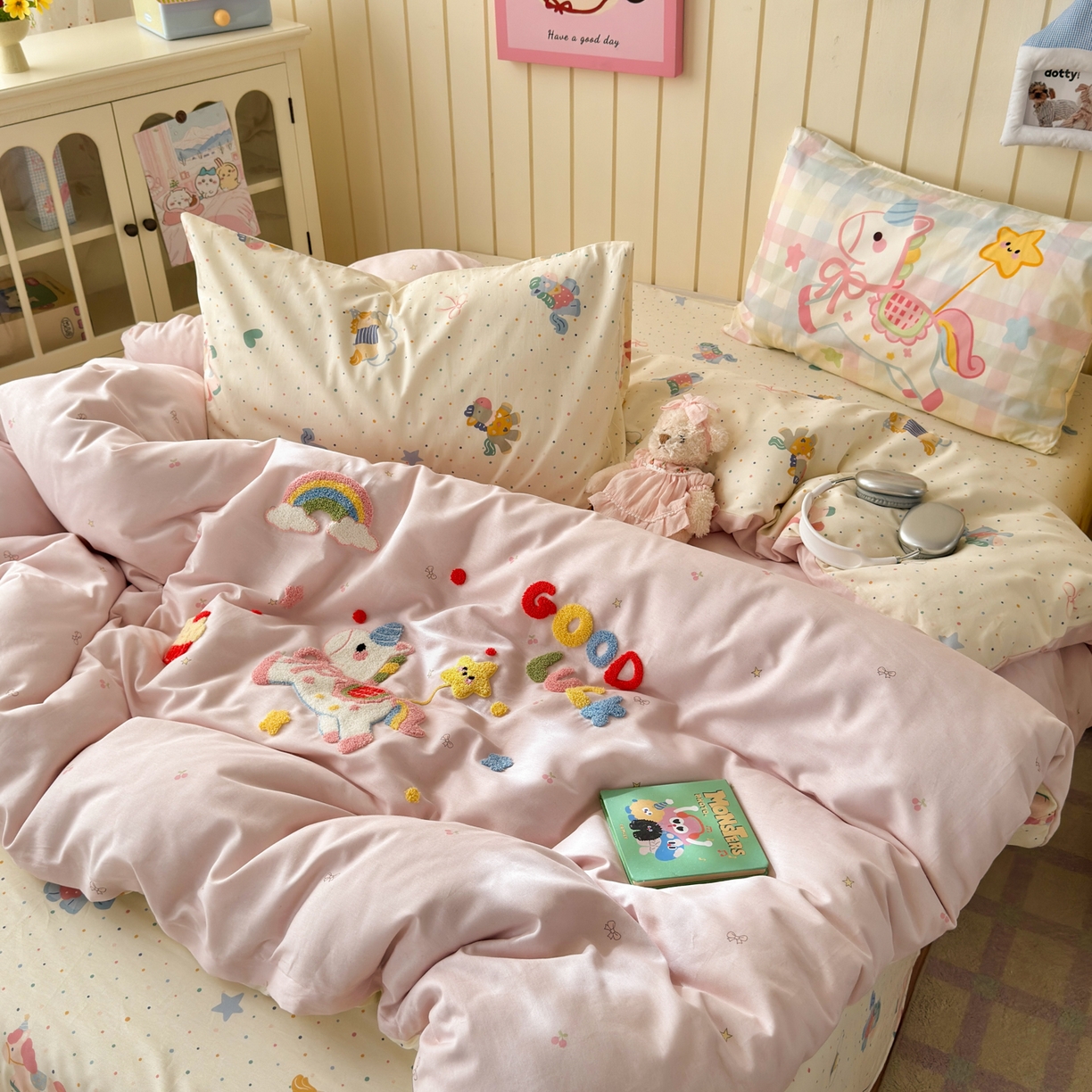 91家纺网 家纺一手货源 找家纺 乐童家纺 2026新款13370纯棉毛巾绣呆萌系列四件套第一波 马上有钱-粉