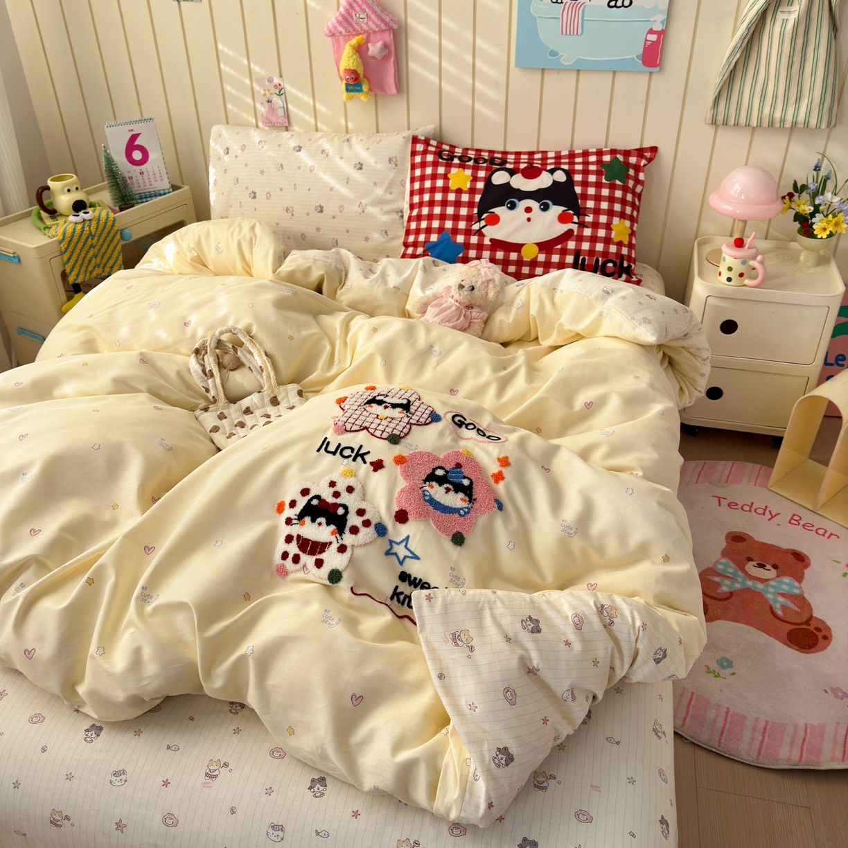 91家纺网 家纺一手货源 找家纺 乐童家纺 2026新款13370纯棉毛巾绣呆萌系列四件套第一波 彩色小猫