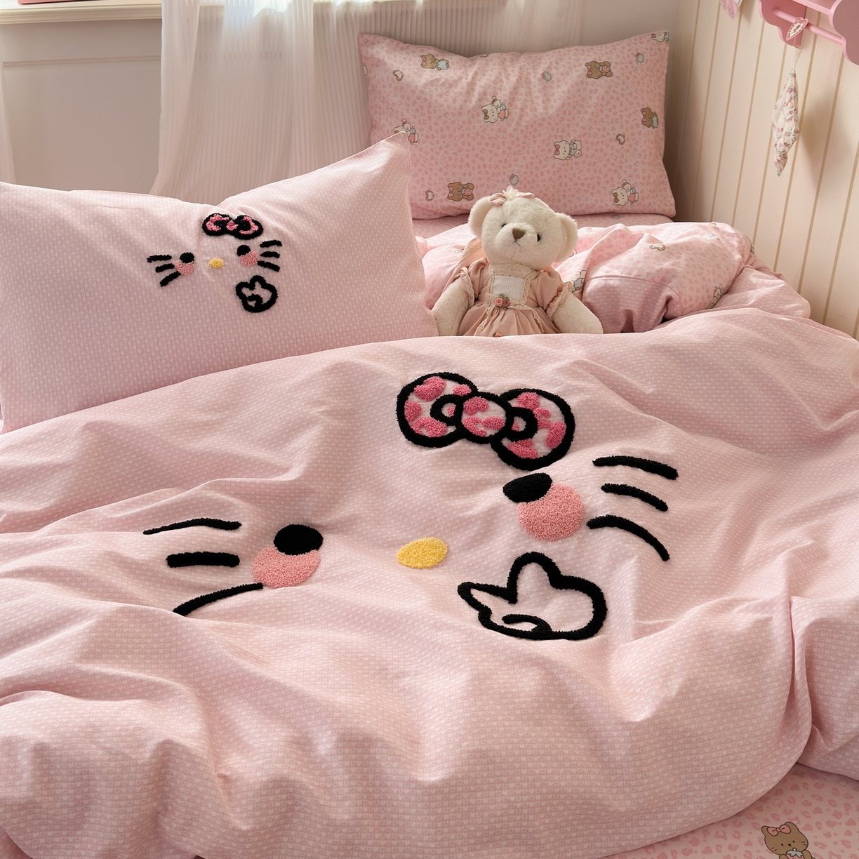 91家纺网 家纺一手货源 找家纺 乐童家纺 2026新款13370纯棉毛巾绣呆萌系列四件套第一波 豹纹KT 粉