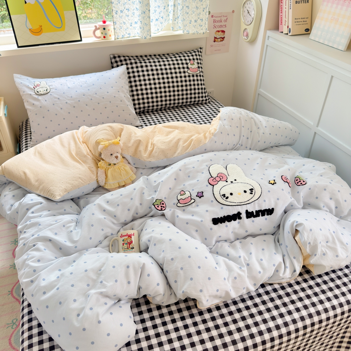 91家纺网 家纺一手货源 找家纺 乐童家纺 2026新款13370纯棉毛巾绣呆萌系列四件套第一波 波点米菲兔