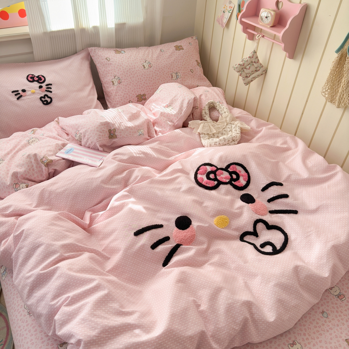 91家纺网 家纺一手货源 找家纺 乐童家纺 2026新款13370纯棉毛巾绣呆萌系列四件套第一波 豹纹KT 粉