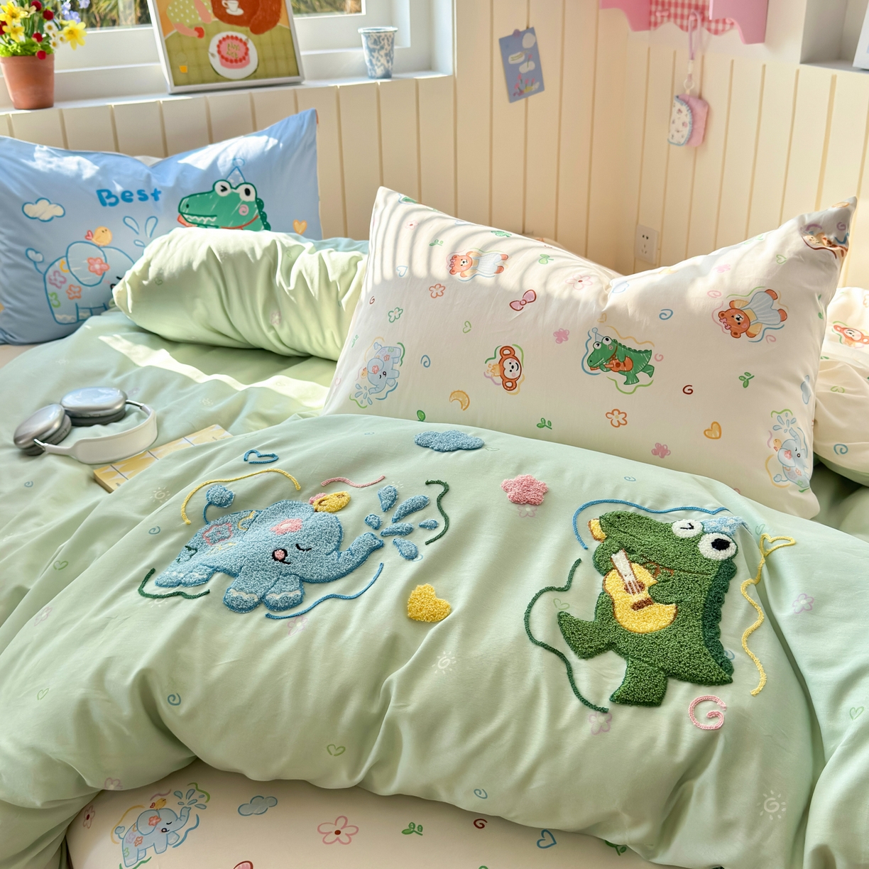 91家纺网 家纺一手货源 找家纺 乐童家纺 2026新款13370纯棉毛巾绣呆萌系列四件套第一波 动物世界