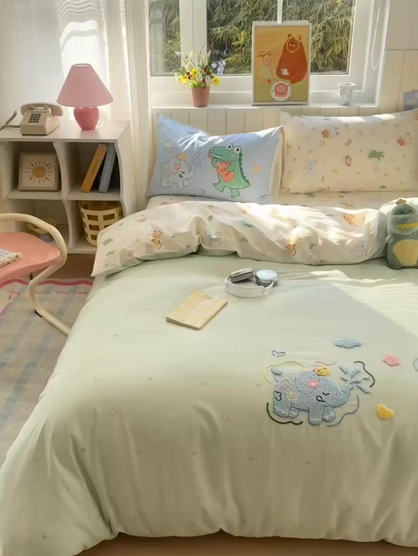 91家纺网 家纺一手货源 找家纺 乐童家纺 2026新款13370纯棉毛巾绣呆萌系列四件套第一波 动物世界