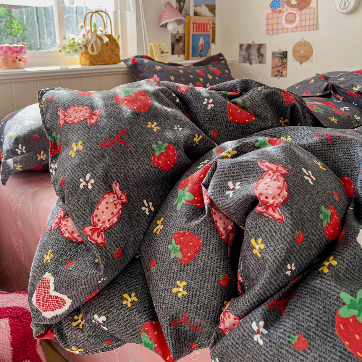 91家纺网 家纺一手货源 找家纺 花伞家居 2026直播网销斜纹加厚磨毛印花植物羊绒四件套（更多花型见二链接）莓莓星冰乐