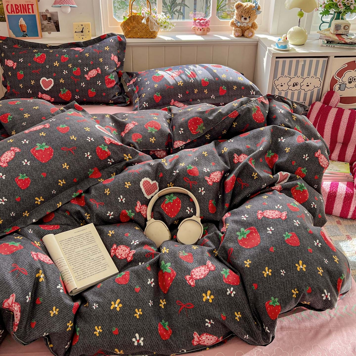 91家纺网 家纺一手货源 找家纺 花伞家居 2026直播网销斜纹加厚磨毛印花植物羊绒四件套（更多花型见二链接）莓莓星冰乐