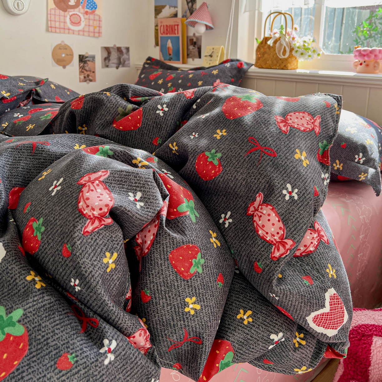 91家纺网 家纺一手货源 找家纺 花伞家居 2026直播网销斜纹加厚磨毛印花植物羊绒四件套（更多花型见二链接）莓莓星冰乐