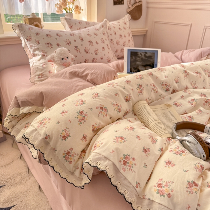 91家纺网 家纺一手货源 找家纺 梦纤绒 2026新款A类仿棉古法水洗棉法式全棉花边四件套 粉雾蔷薇