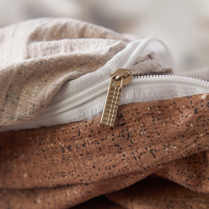 91家纺网 家纺一手货源 找家纺 梦纤绒 2026新款高克重法式复古亚麻花边款四件套 雾影