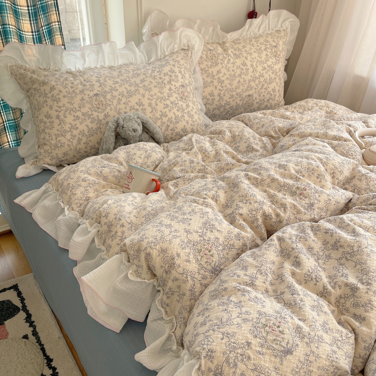 91家纺网 家纺一手货源 找家纺 （总）繁花家居 2026新款韩系花边小碎花泡芙棉云感邹邹纱费尔岛风四件套