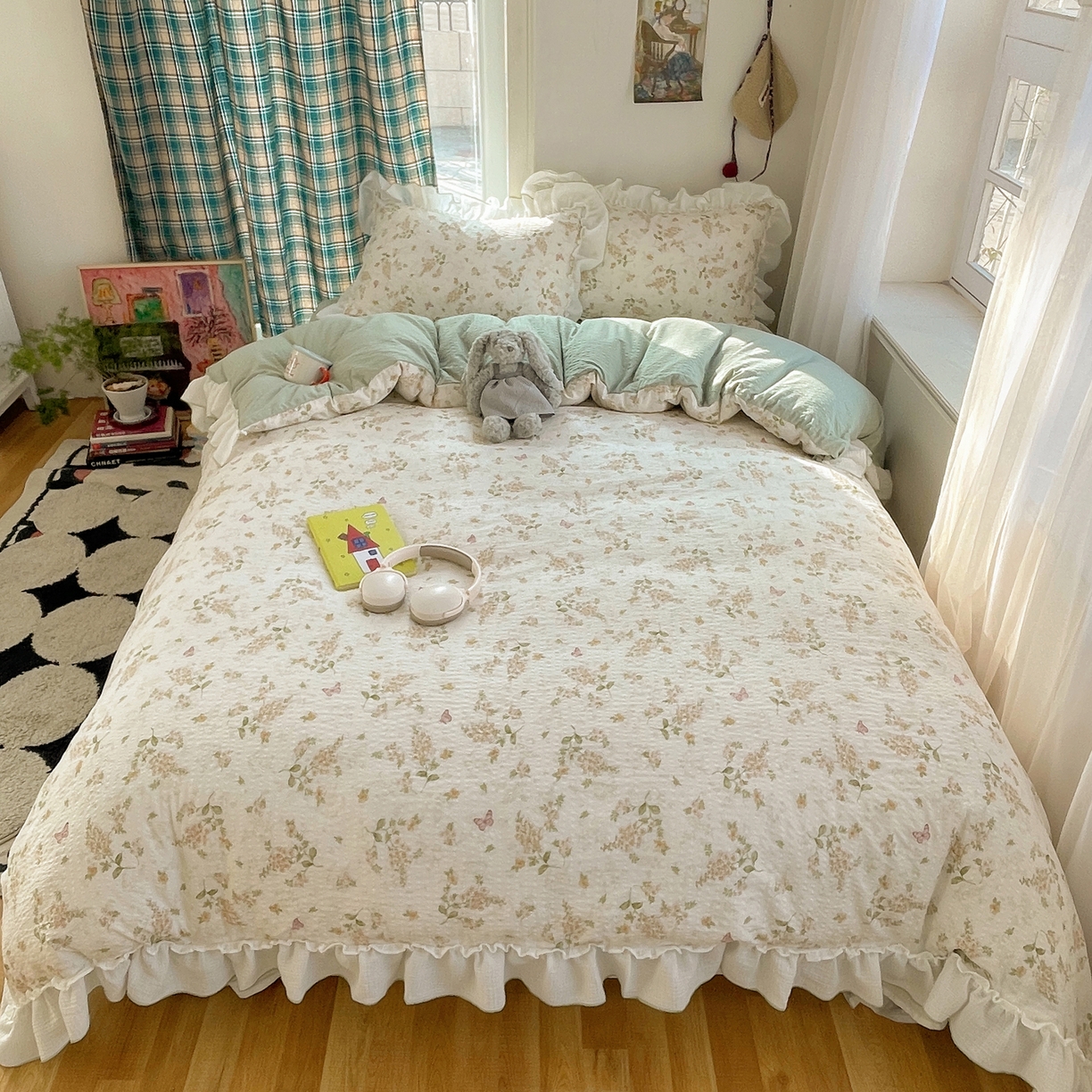 91家纺网 家纺一手货源 找家纺 繁花家居 2026新款韩系花边小碎花泡芙棉云感邹邹纱费尔岛风四件套 春樱漫时