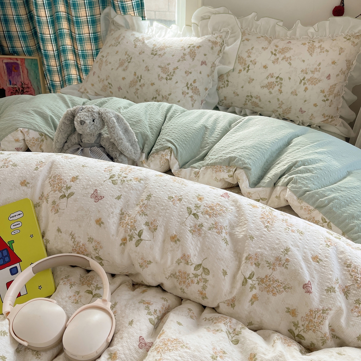 91家纺网 家纺一手货源 找家纺 繁花家居 2026新款韩系花边小碎花泡芙棉云感邹邹纱费尔岛风四件套 春樱漫时