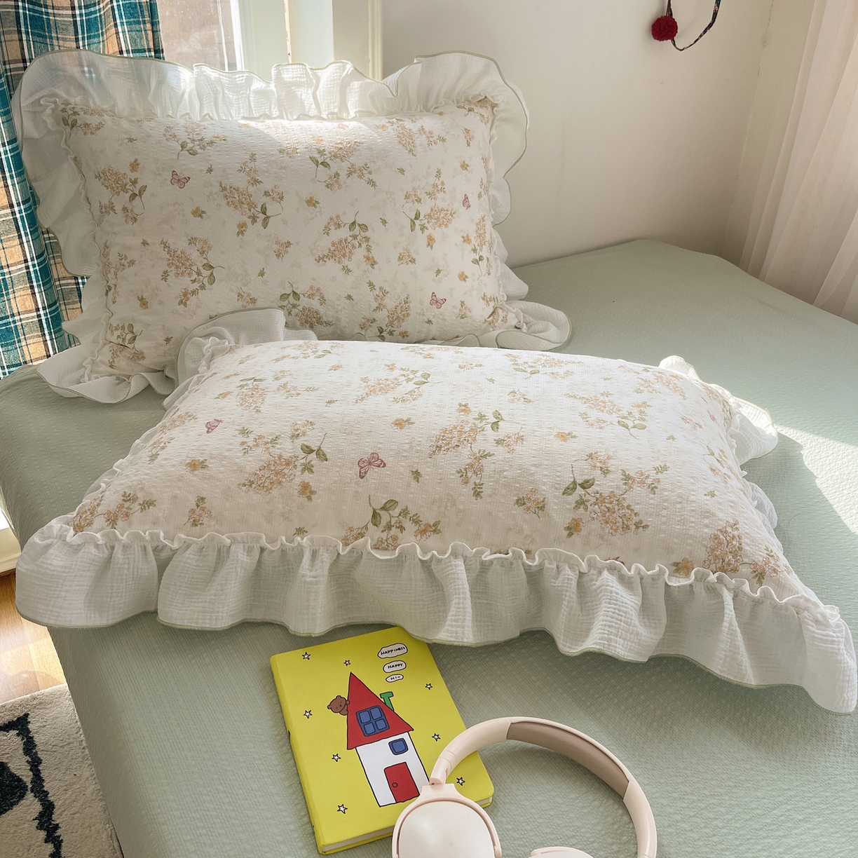 91家纺网 家纺一手货源 找家纺 繁花家居 2026新款韩系花边小碎花泡芙棉云感邹邹纱费尔岛风四件套 春樱漫时