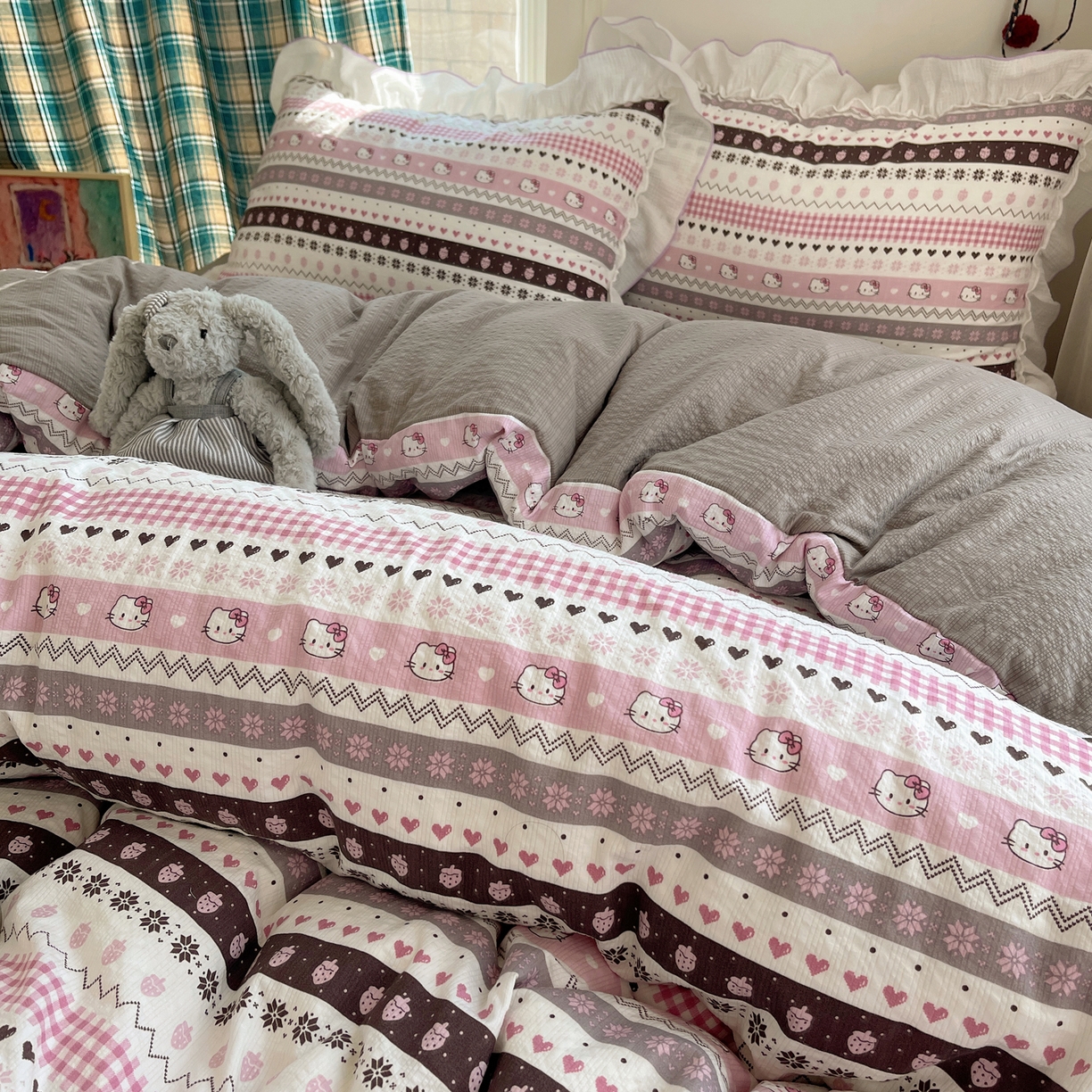 91家纺网 家纺一手货源 找家纺 繁花家居 2026新款韩系花边小碎花泡芙棉云感邹邹纱费尔岛风四件套 费尔岛猫