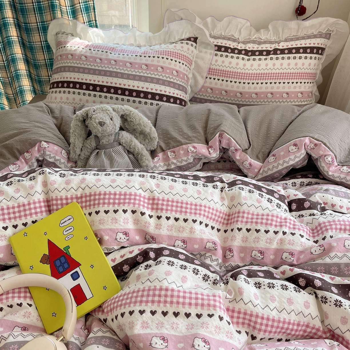 91家纺网 家纺一手货源 找家纺 繁花家居 2026新款韩系花边小碎花泡芙棉云感邹邹纱费尔岛风四件套 费尔岛猫