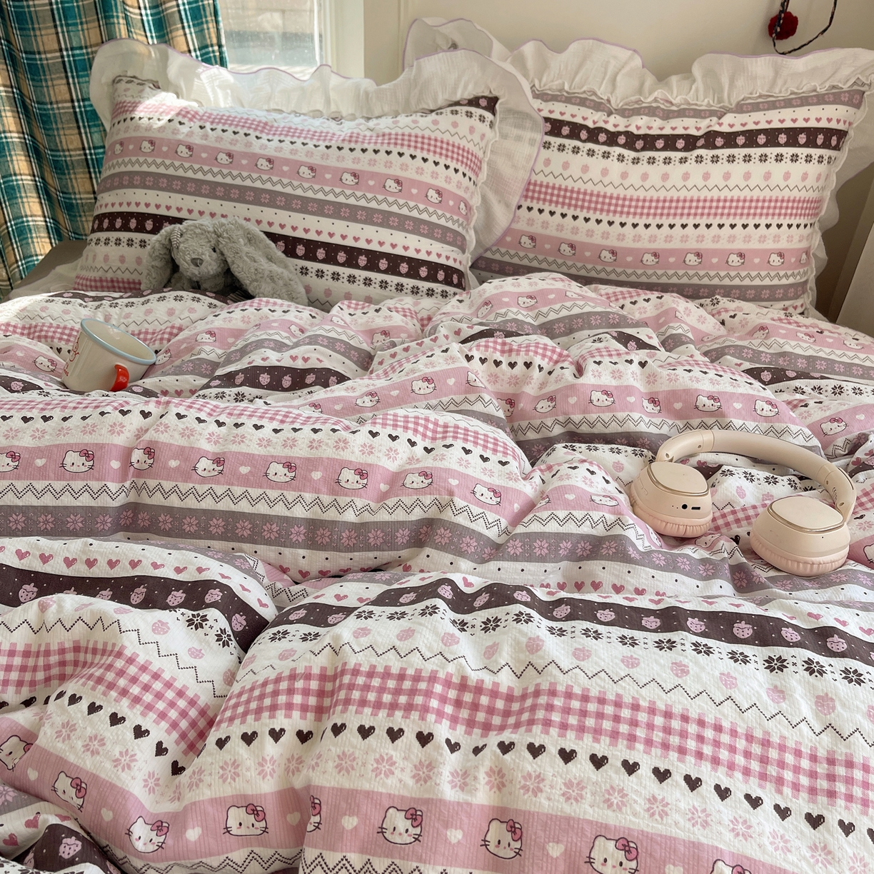 91家纺网 家纺一手货源 找家纺 繁花家居 2026新款韩系花边小碎花泡芙棉云感邹邹纱费尔岛风四件套 费尔岛猫